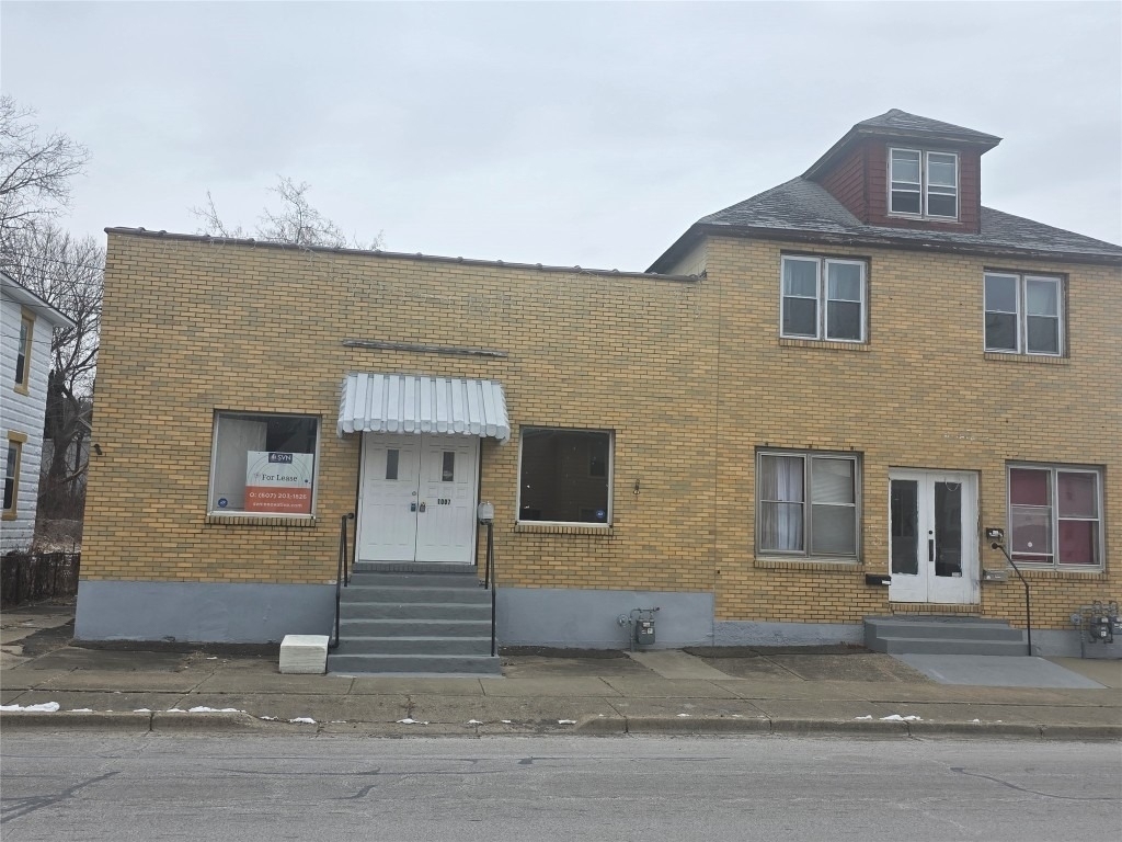 1007 Pine Street - Photo 2