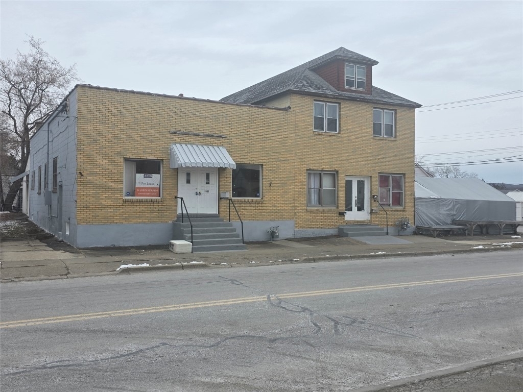 1007 Pine Street - Photo 1