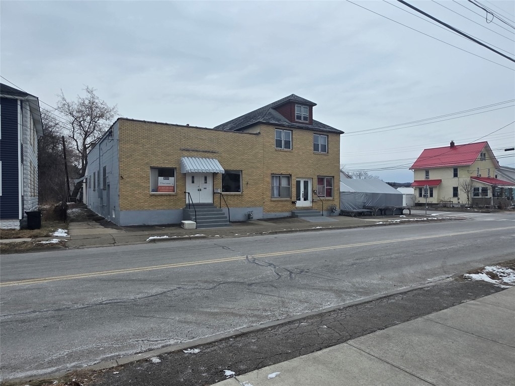 1007 Pine Street - Photo 0