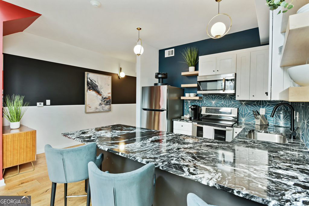 208 12th Street Ne - Photo 9