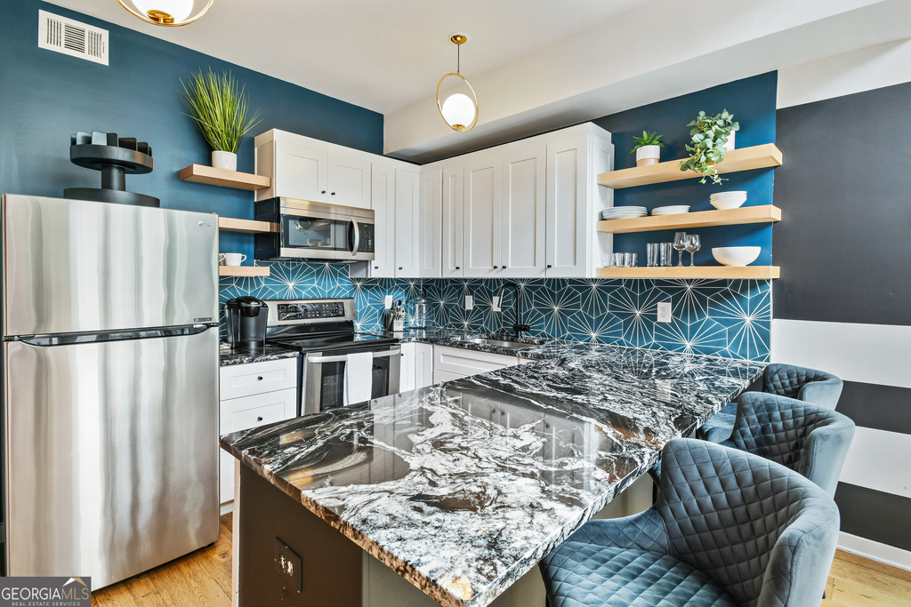 208 12th Street Ne - Photo 8