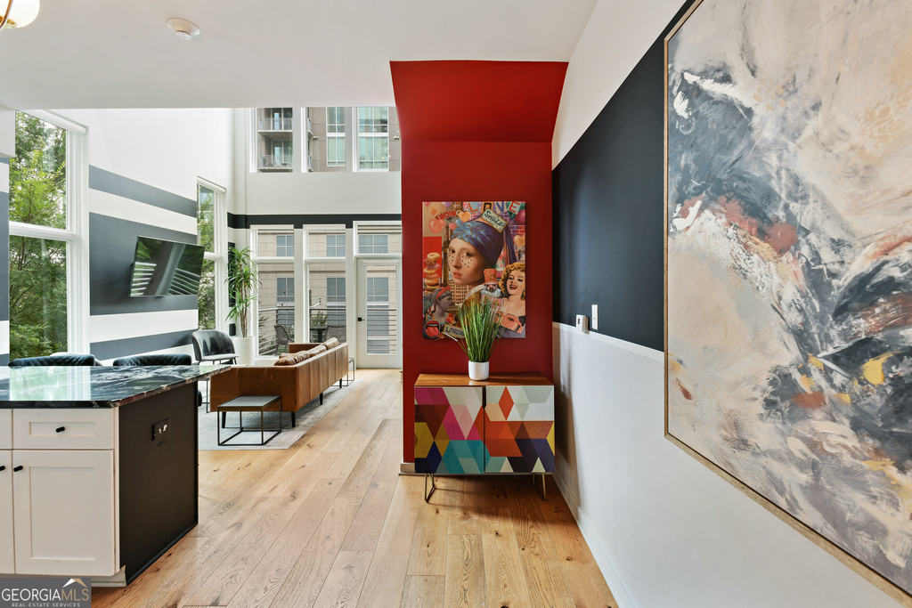 208 12th Street Ne - Photo 2