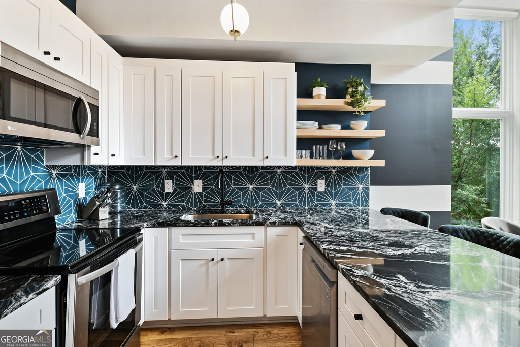 208 12th Street Ne - Photo 5