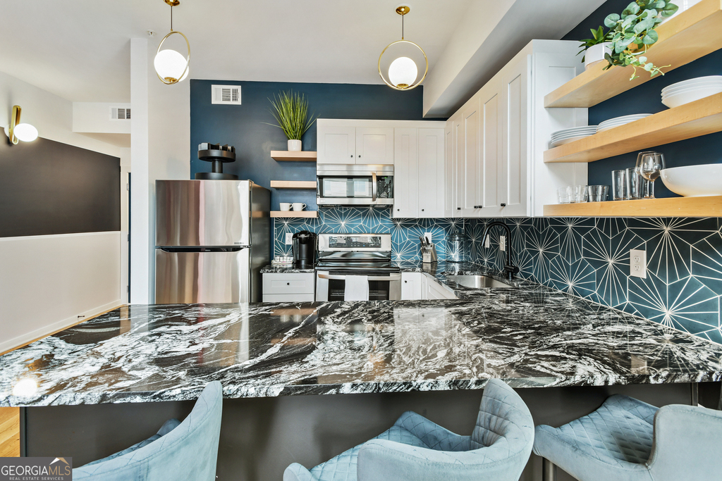 208 12th Street Ne - Photo 16