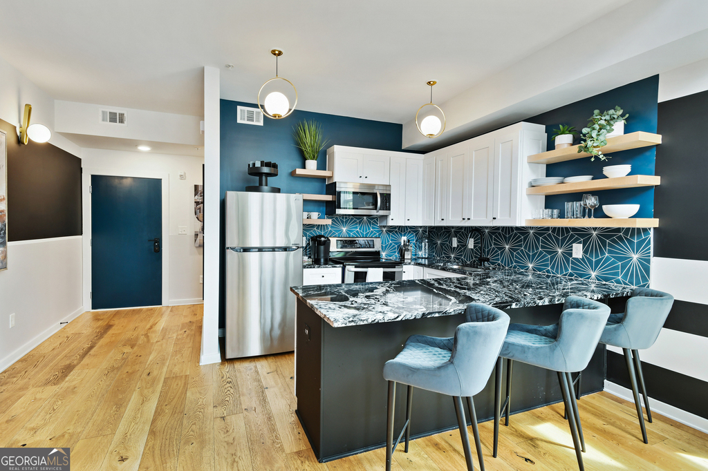 208 12th Street Ne - Photo 6