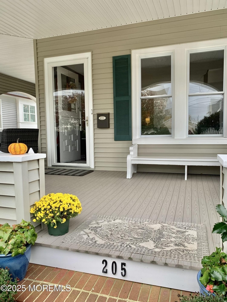 205 7th Avenue - Photo 1