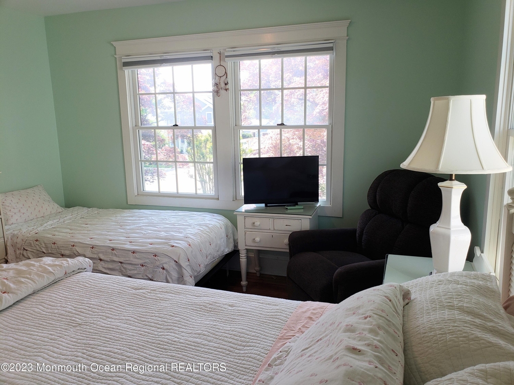 407 Chicago Boulevard - Photo 20