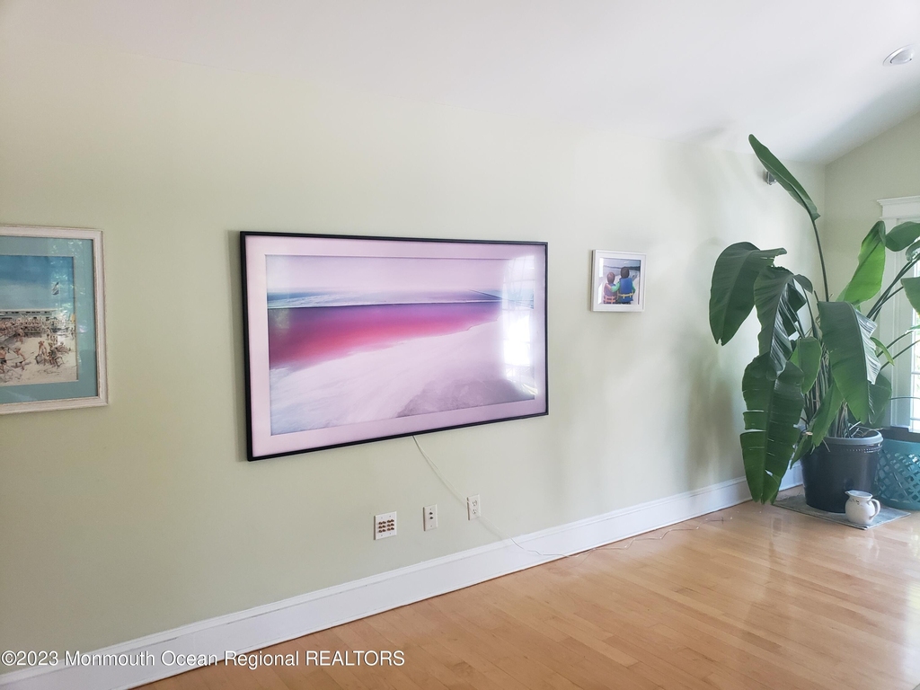 407 Chicago Boulevard - Photo 5