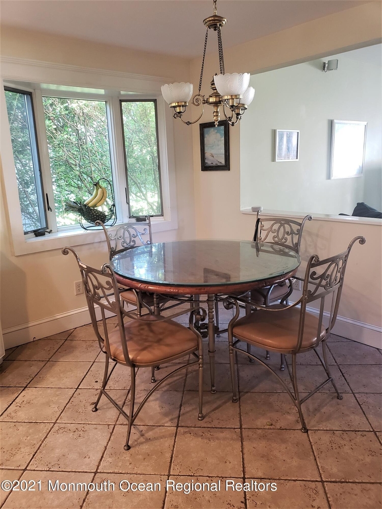 407 Chicago Boulevard - Photo 10