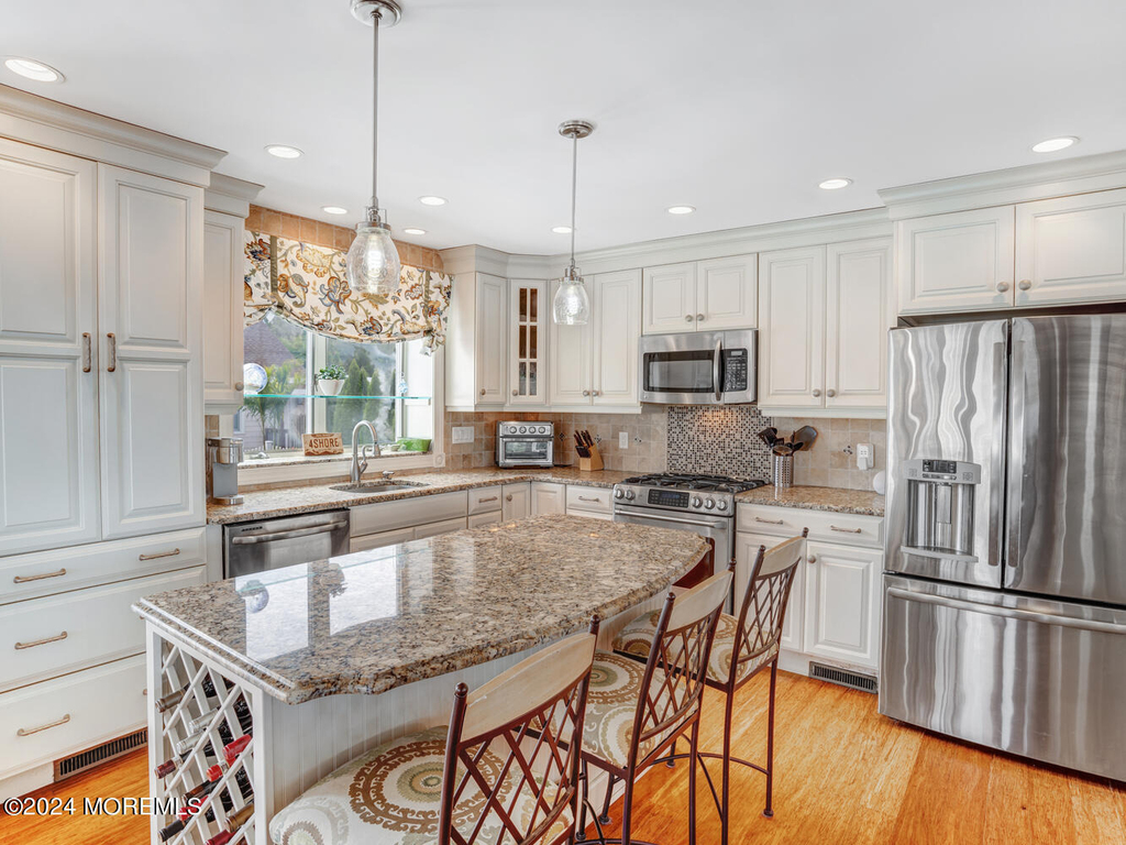 200 S Bayview Avenue - Photo 7