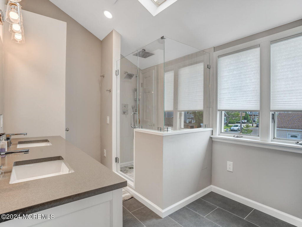 200 S Bayview Avenue - Photo 18