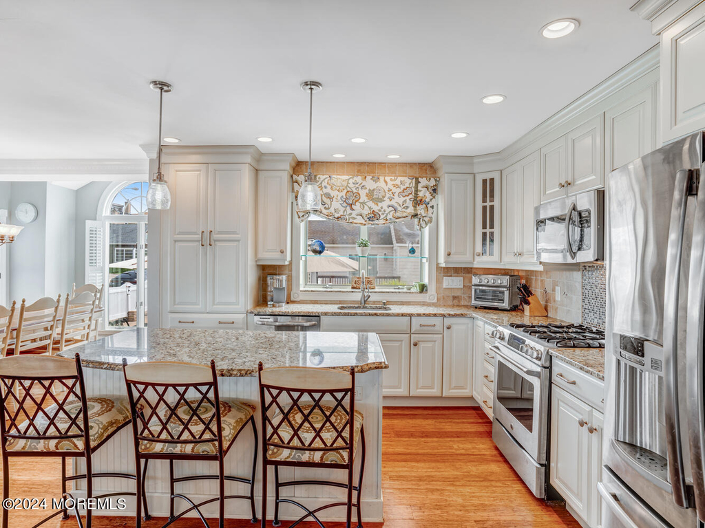 200 S Bayview Avenue - Photo 8