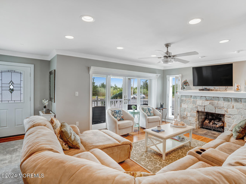 200 S Bayview Avenue - Photo 14
