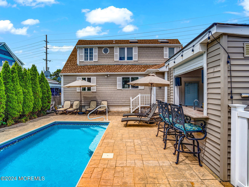 200 S Bayview Avenue - Photo 4