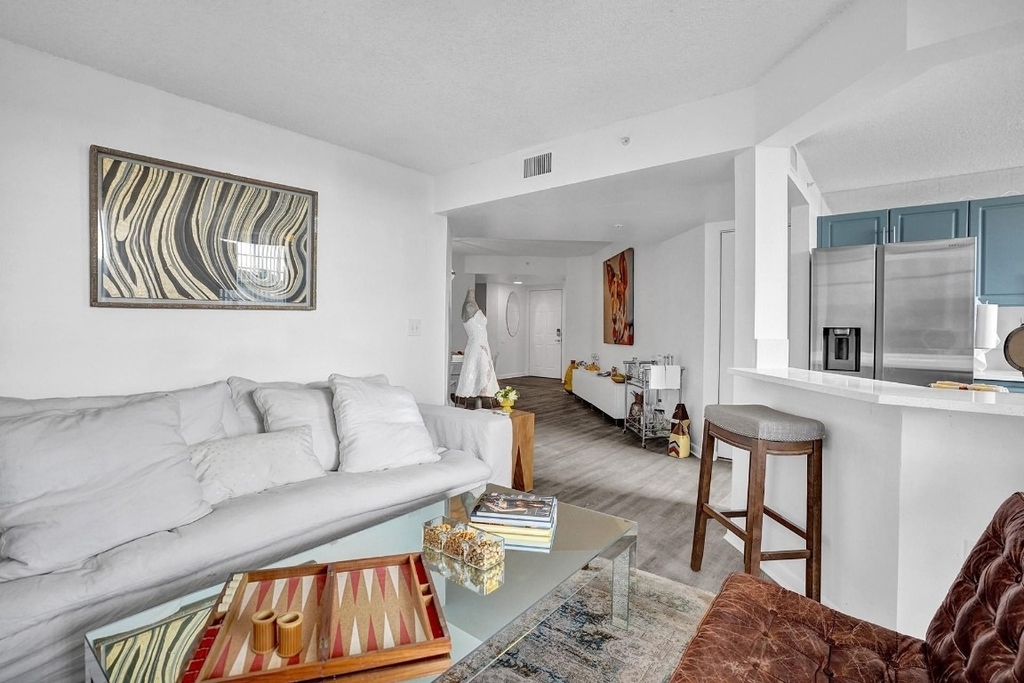 520 Se 5th Avenue - Photo 3