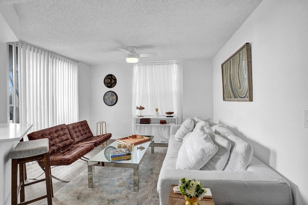 520 Se 5th Avenue - Photo 1