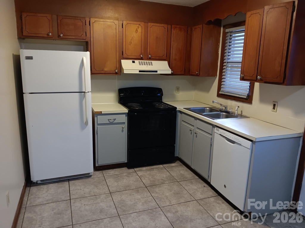 305 Kristin Lane - Photo 1