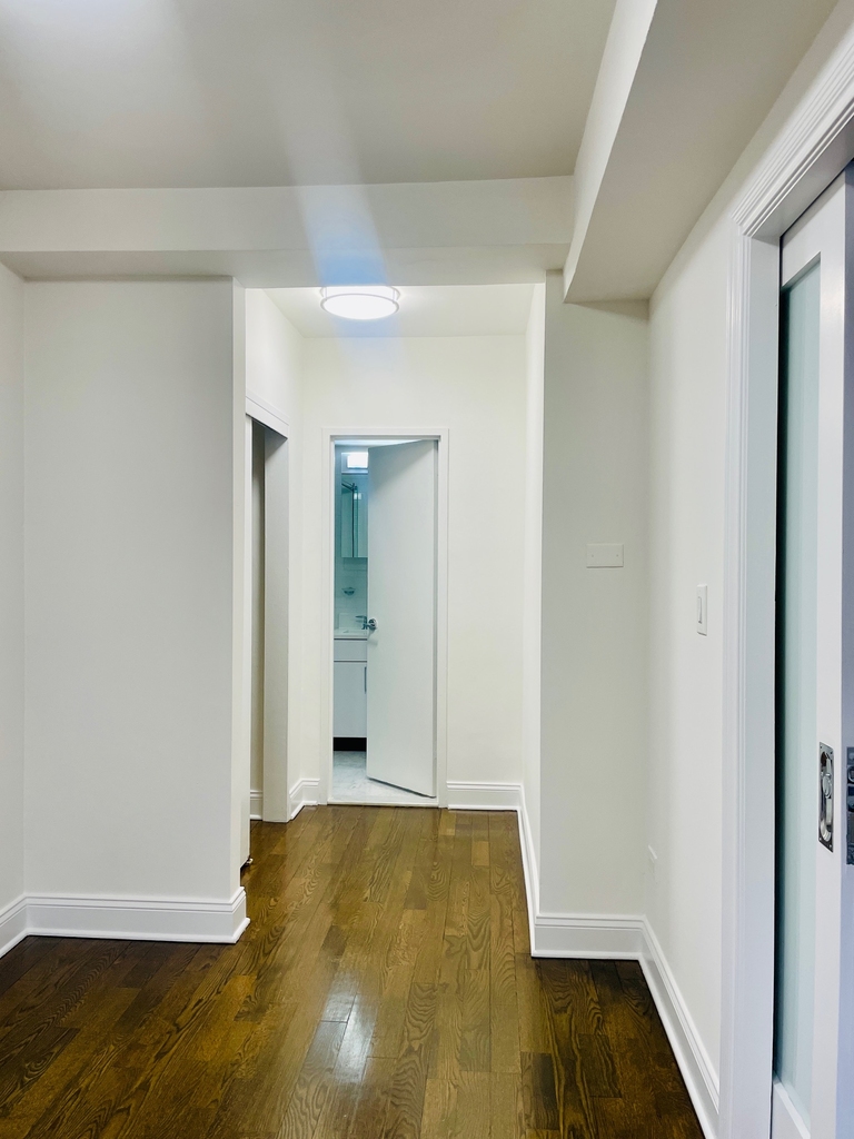 East 57th Street / Third Avenue - Photo 6