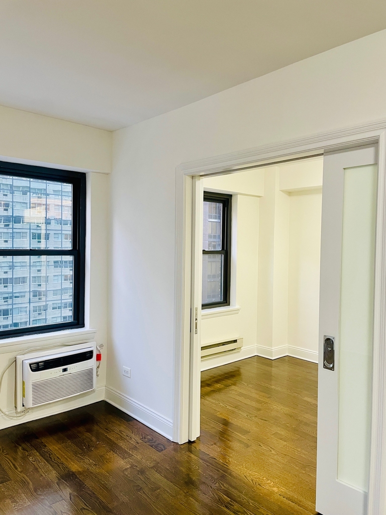 East 57th Street / Third Avenue - Photo 4