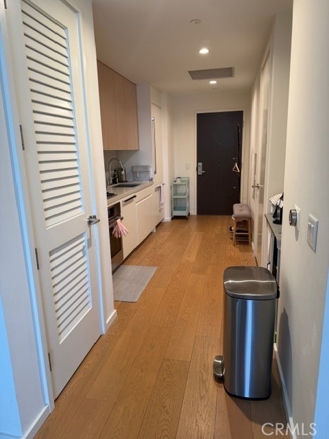 877 Francisco - Photo 0