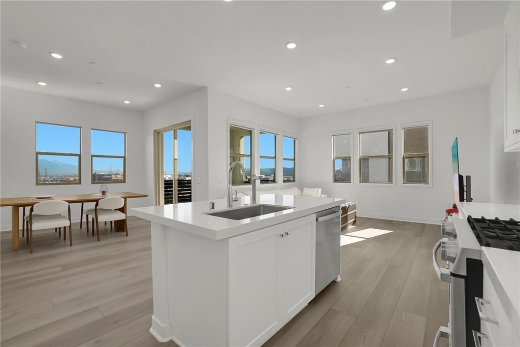 1958 Hollyleaf Terrace - Photo 17