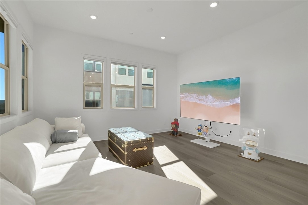 1958 Hollyleaf Terrace - Photo 6