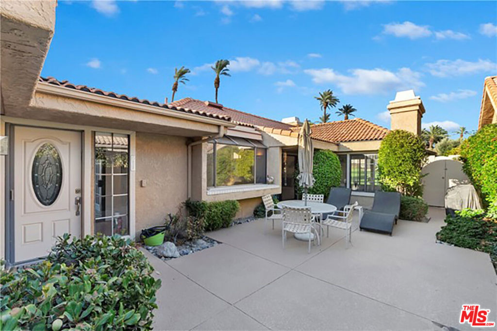 8 Las Cruces Lane - Photo 1