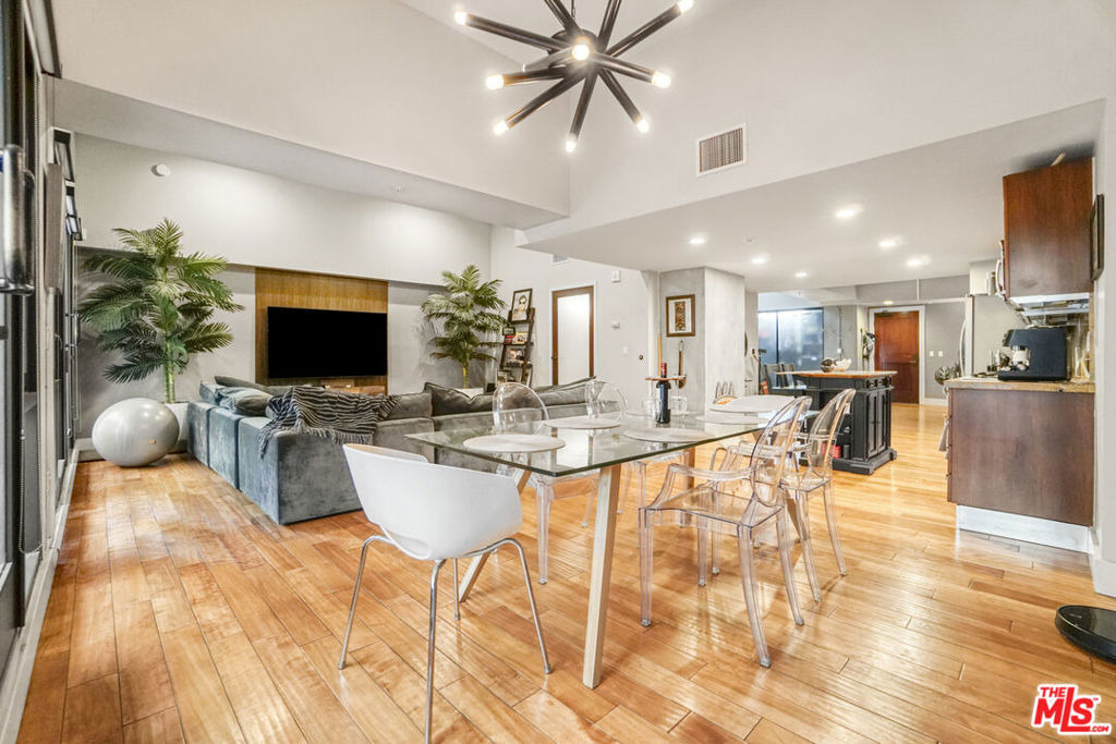 460 S Spring Street - Photo 2