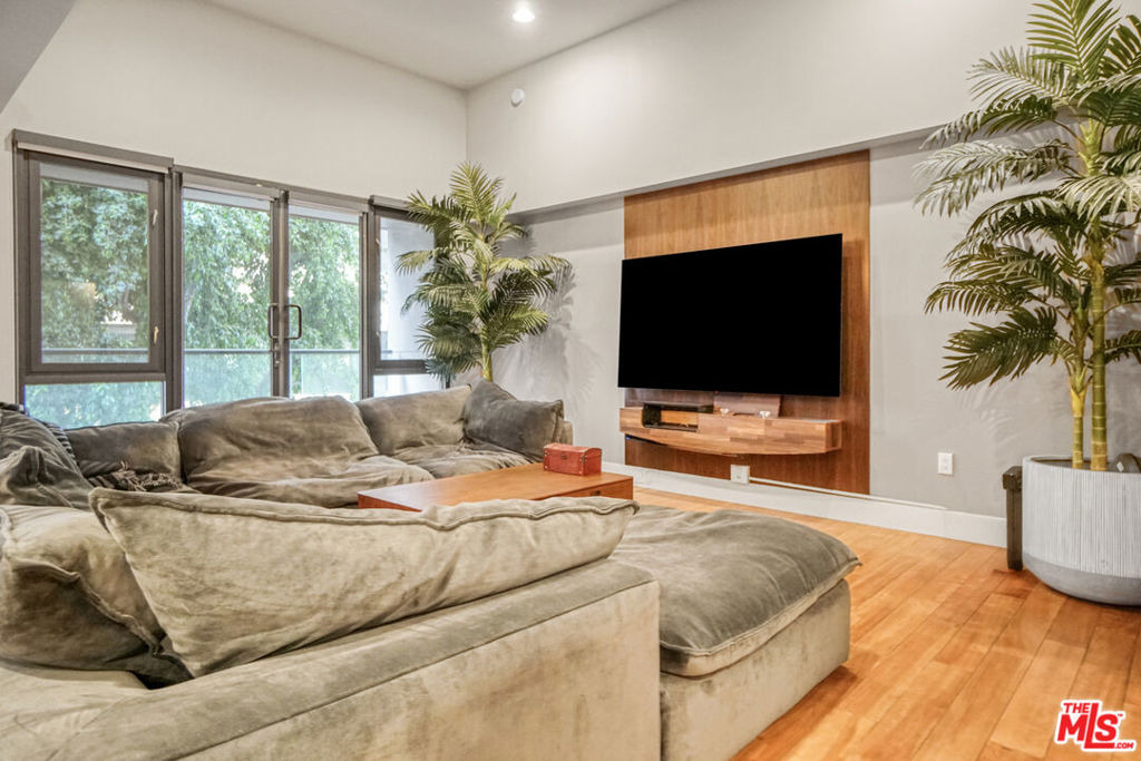 460 S Spring Street - Photo 6