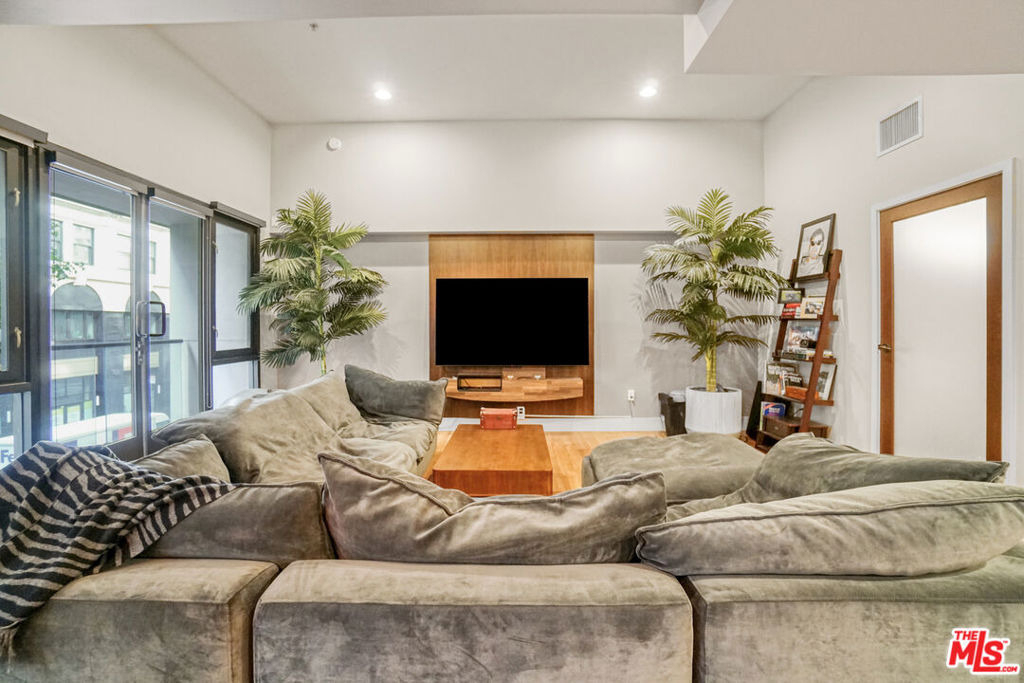 460 S Spring Street - Photo 5