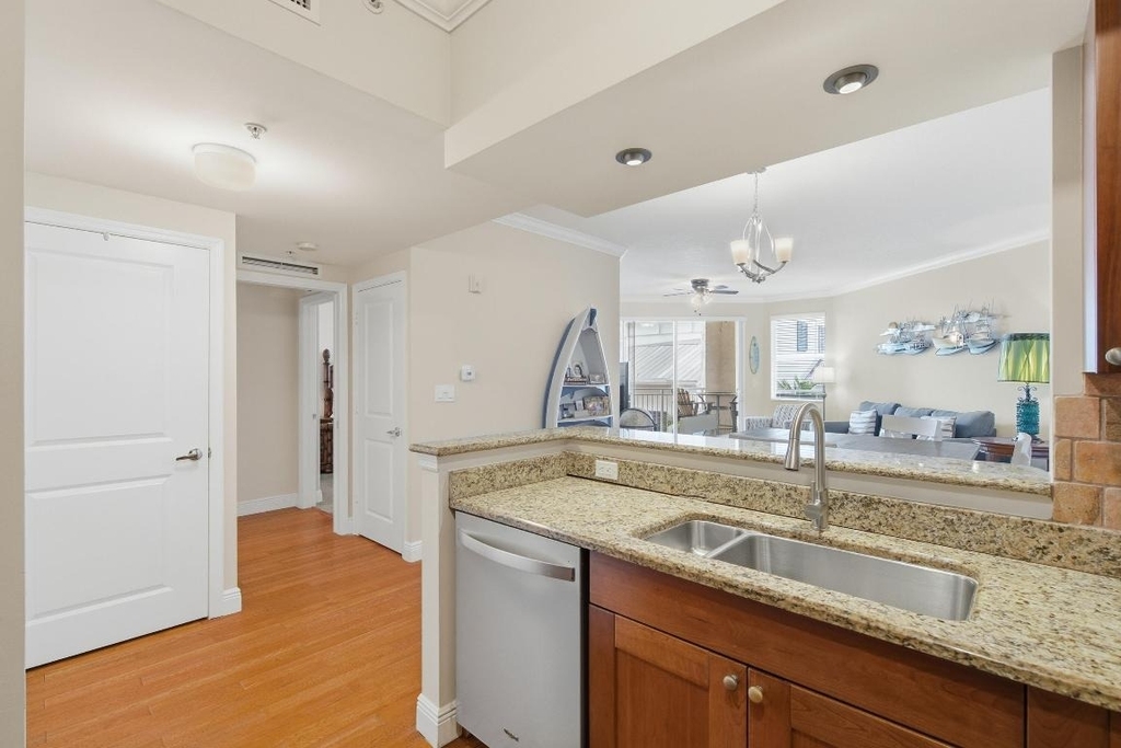 975 Nw Flagler Avenue - Photo 9