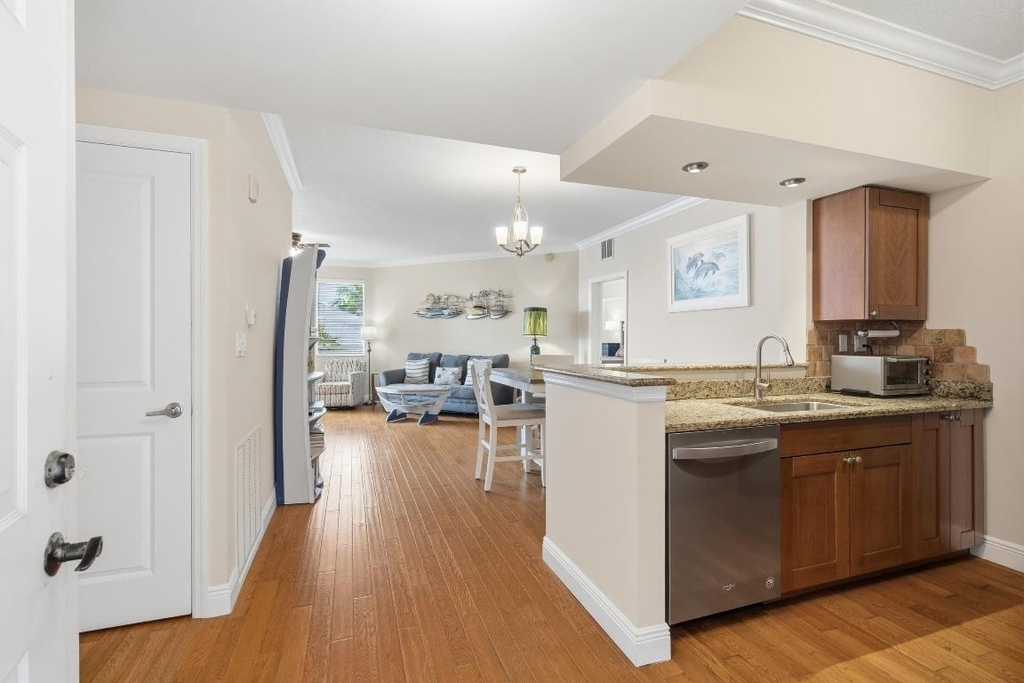 975 Nw Flagler Avenue - Photo 8