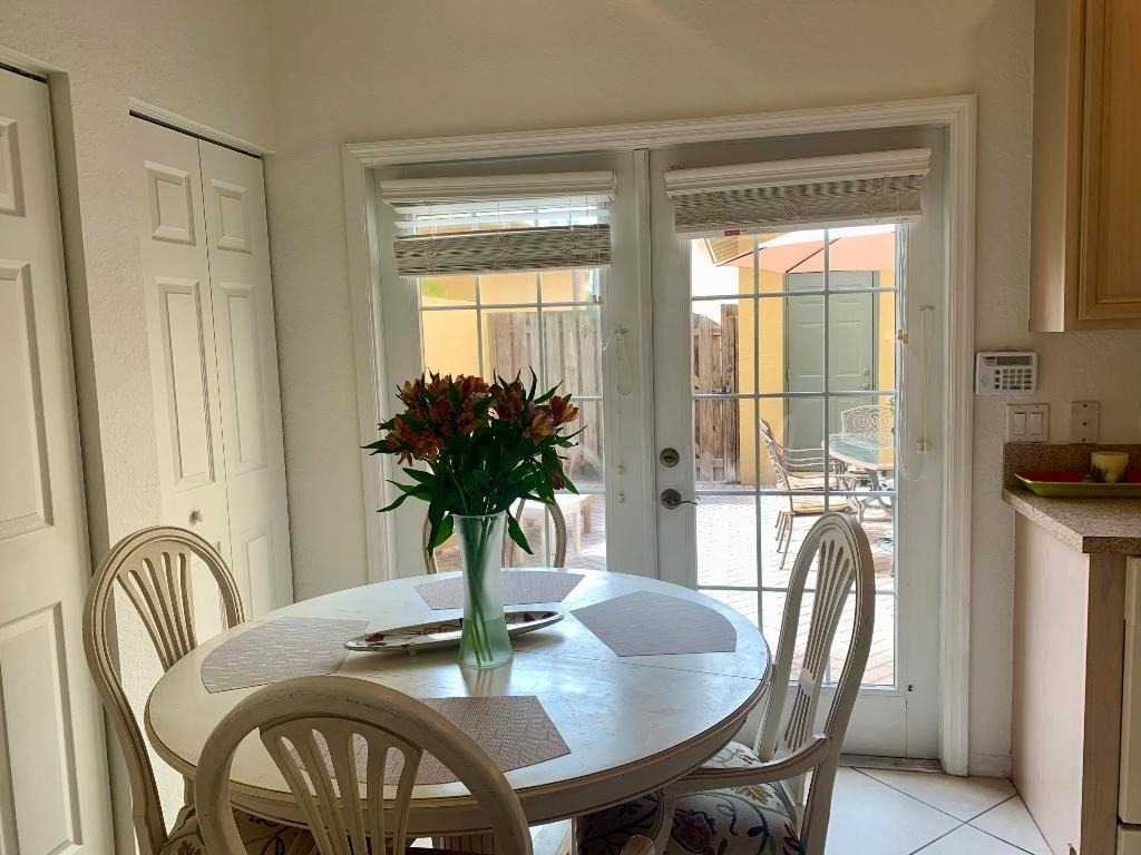 188 W Thatch Palm Circle - Photo 4