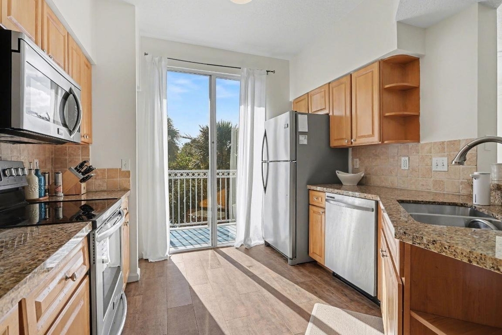 2044 Alta Meadows Lane - Photo 9