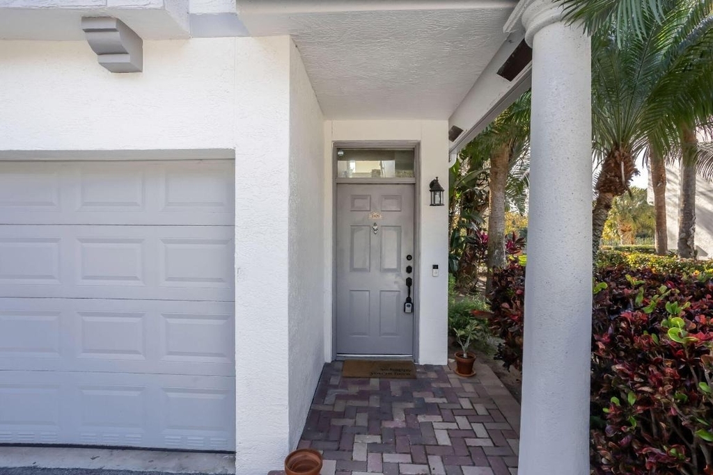 2044 Alta Meadows Lane - Photo 2