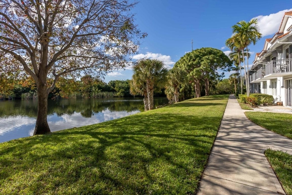 2044 Alta Meadows Lane - Photo 3