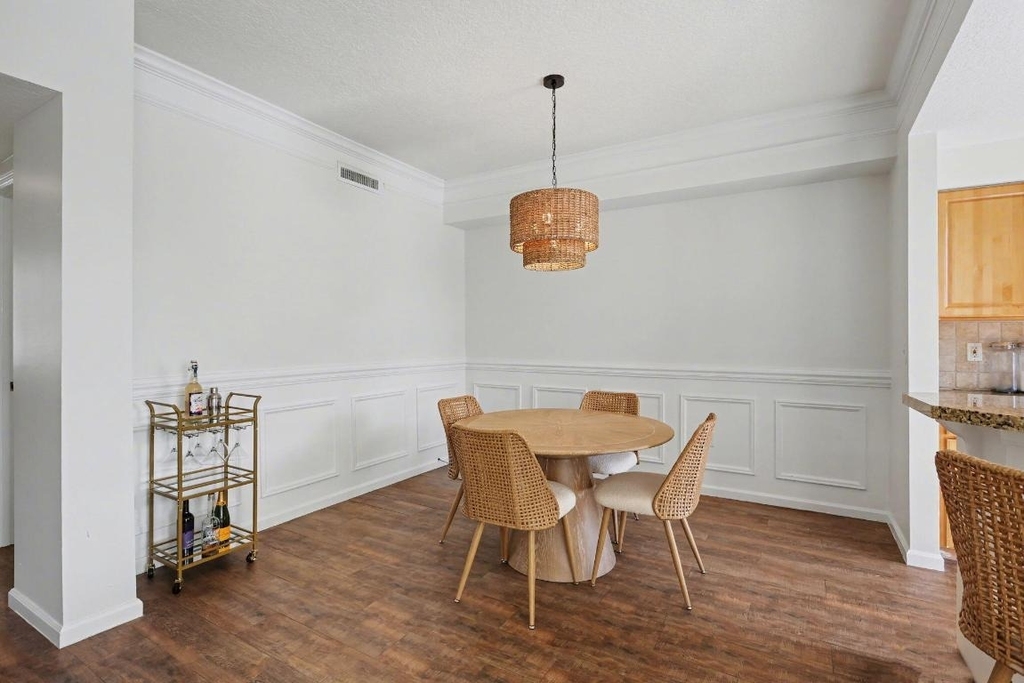 2044 Alta Meadows Lane - Photo 7