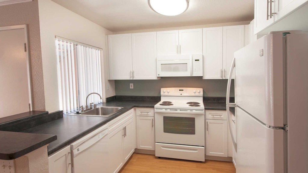 650 W. Broadway - Photo 19