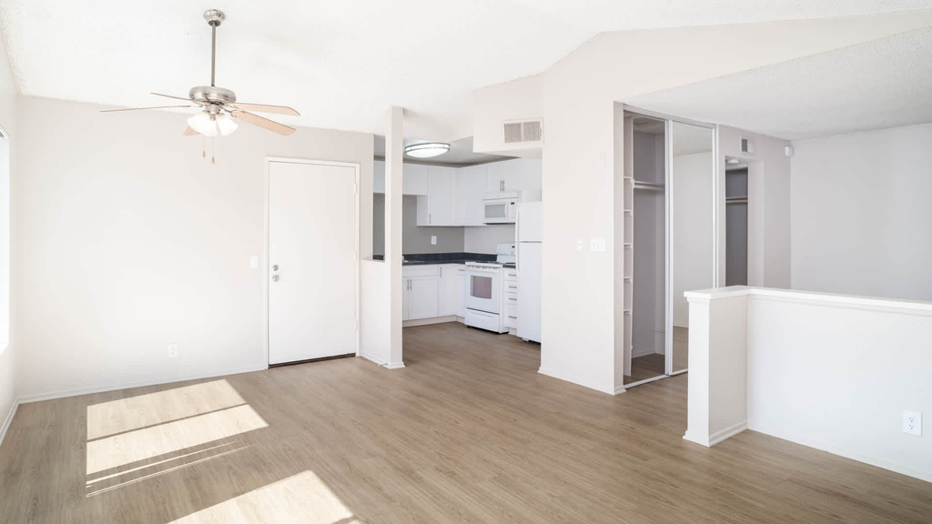 650 W. Broadway - Photo 20
