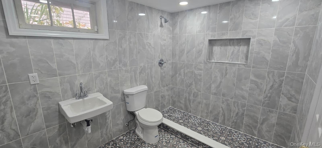 51 Peconic Street - Photo 2