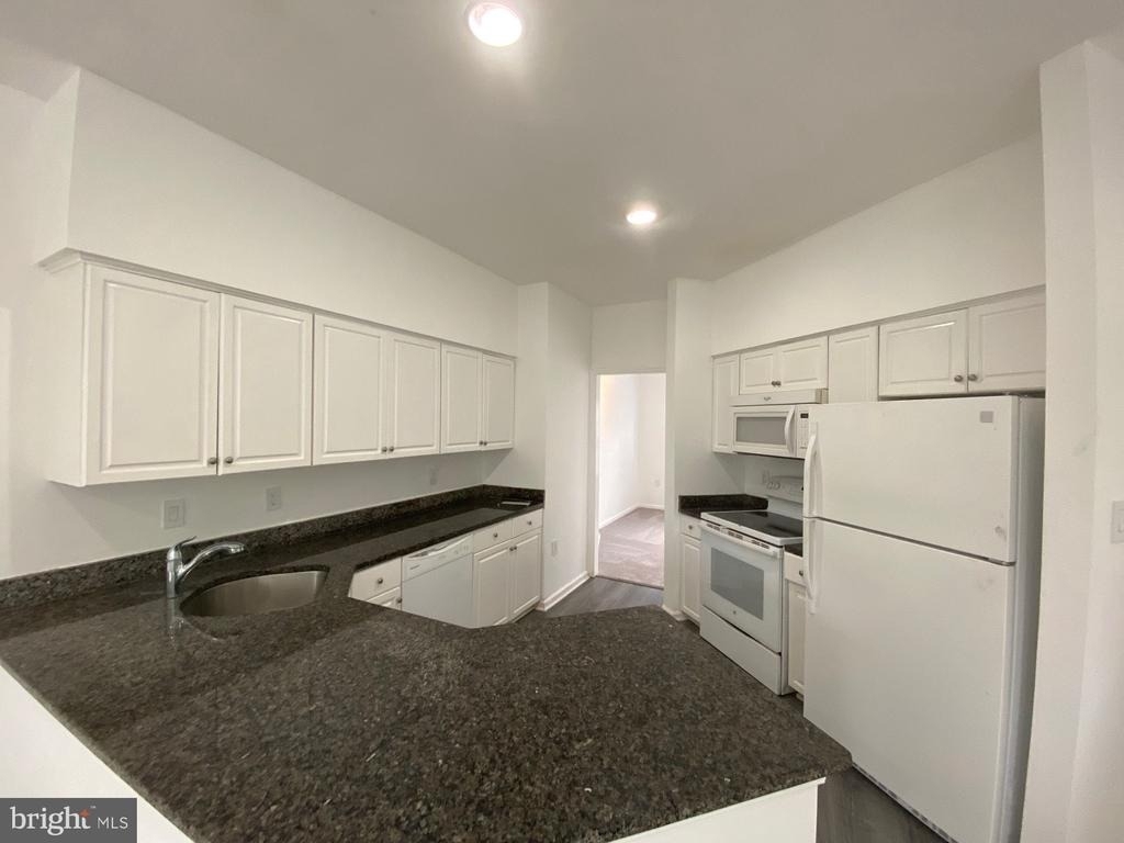 8013 Hilliard Drive - Photo 1