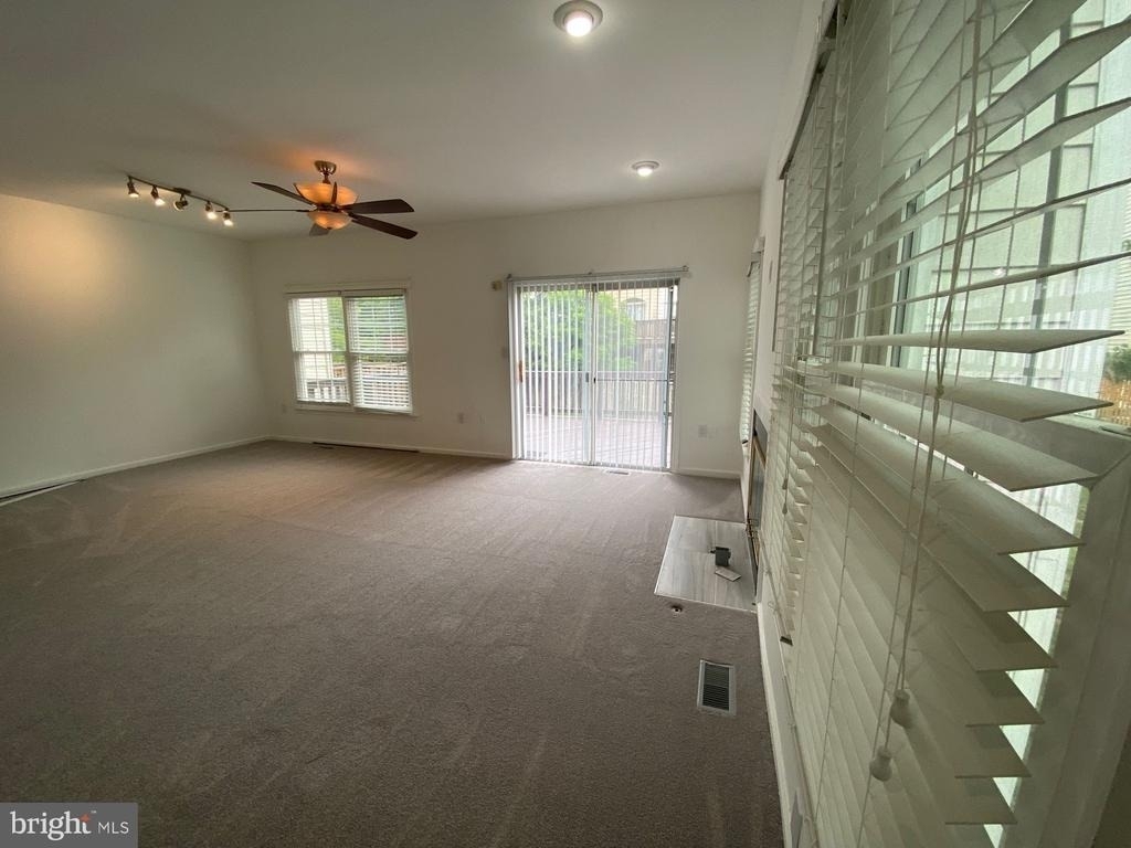 8013 Hilliard Drive - Photo 3
