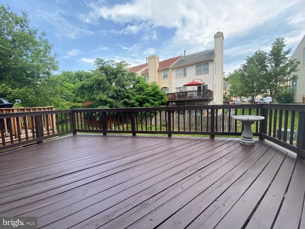 8013 Hilliard Drive - Photo 4