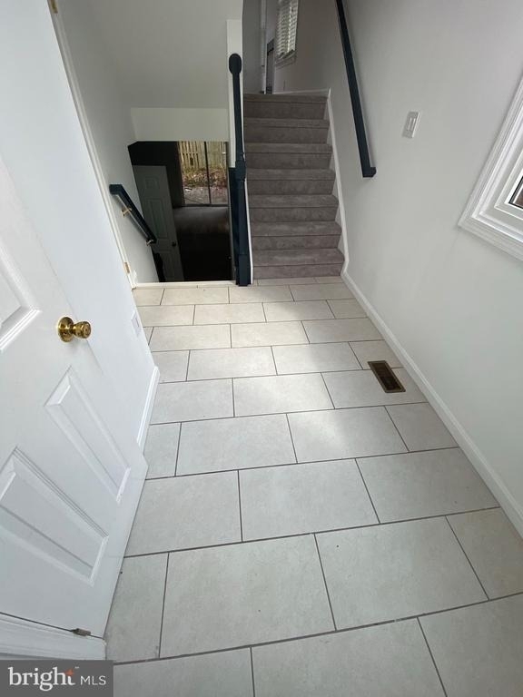 8013 Hilliard Drive - Photo 7