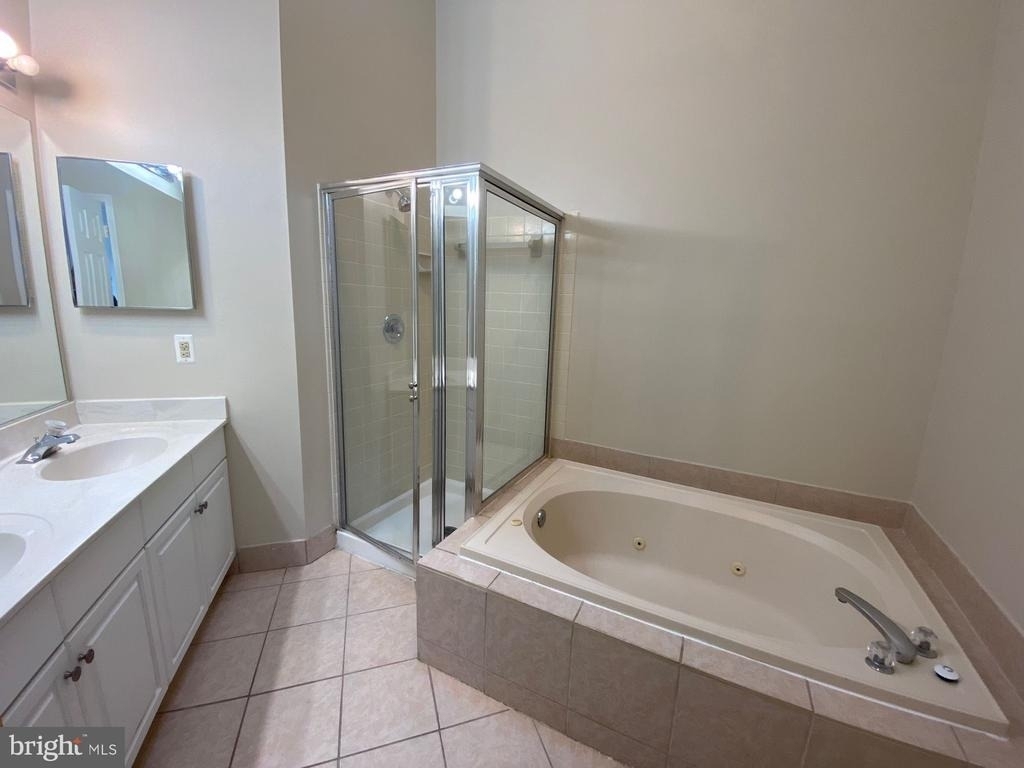 8013 Hilliard Drive - Photo 9