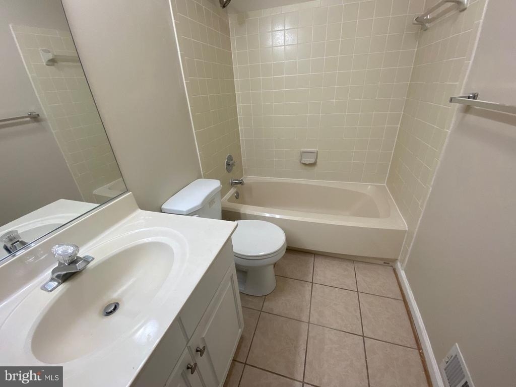 8013 Hilliard Drive - Photo 12