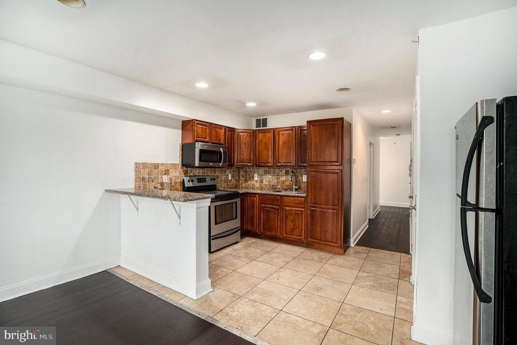 2027 N 15th Street - Photo 2