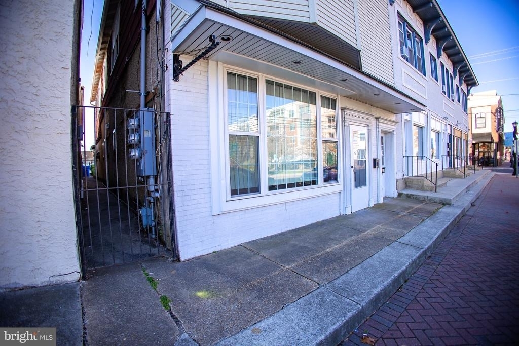 14 W High Street - Photo 1