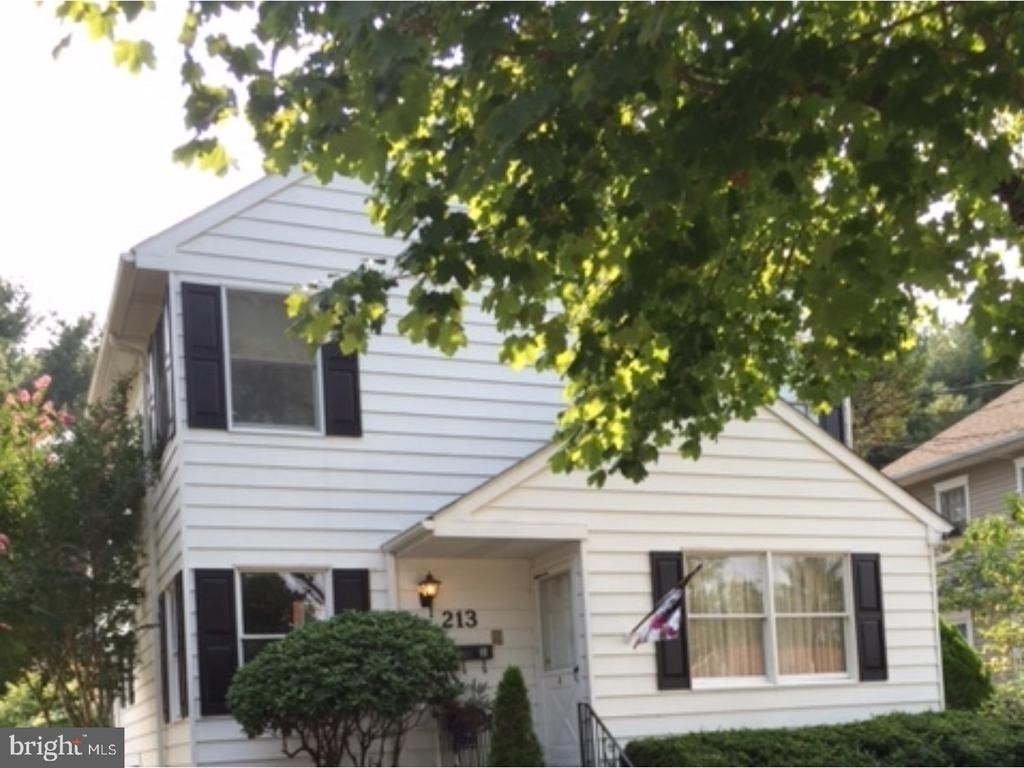 213 Laurel Avenue - Photo 0