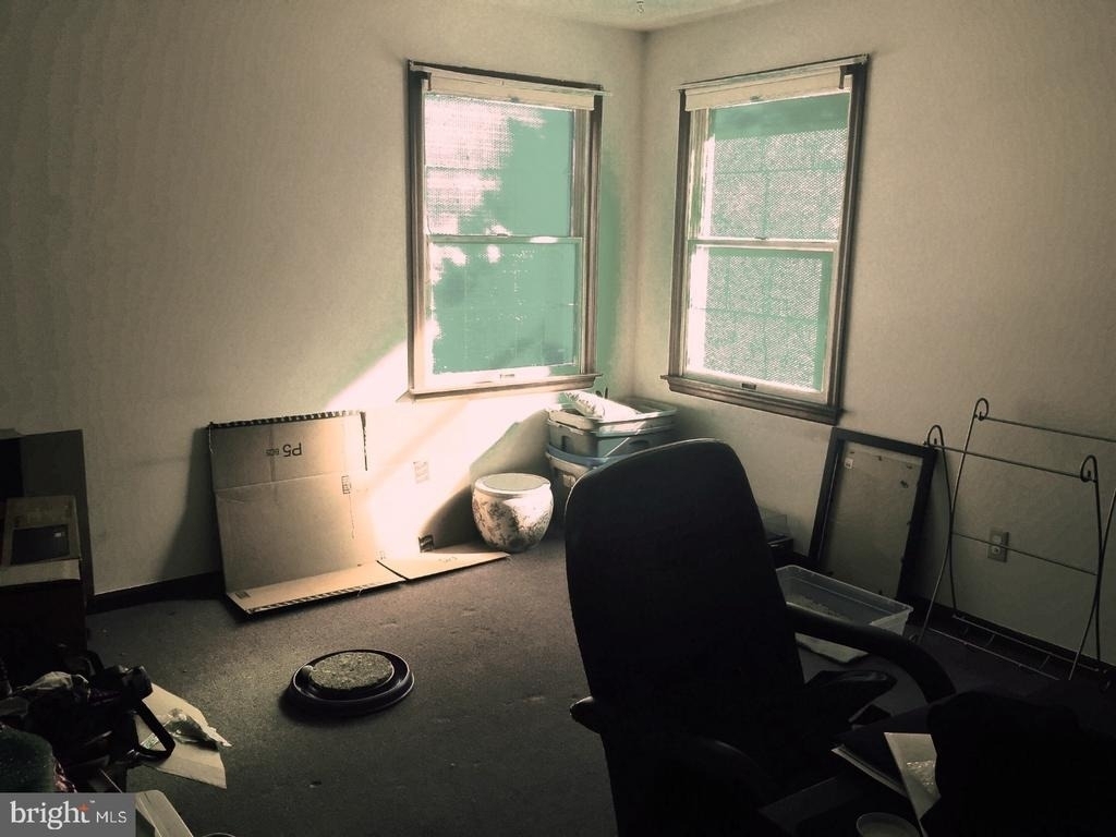 213 Laurel Avenue - Photo 9